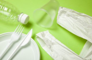 Consigli-per-ridurre-il-consumo-di-plastica
